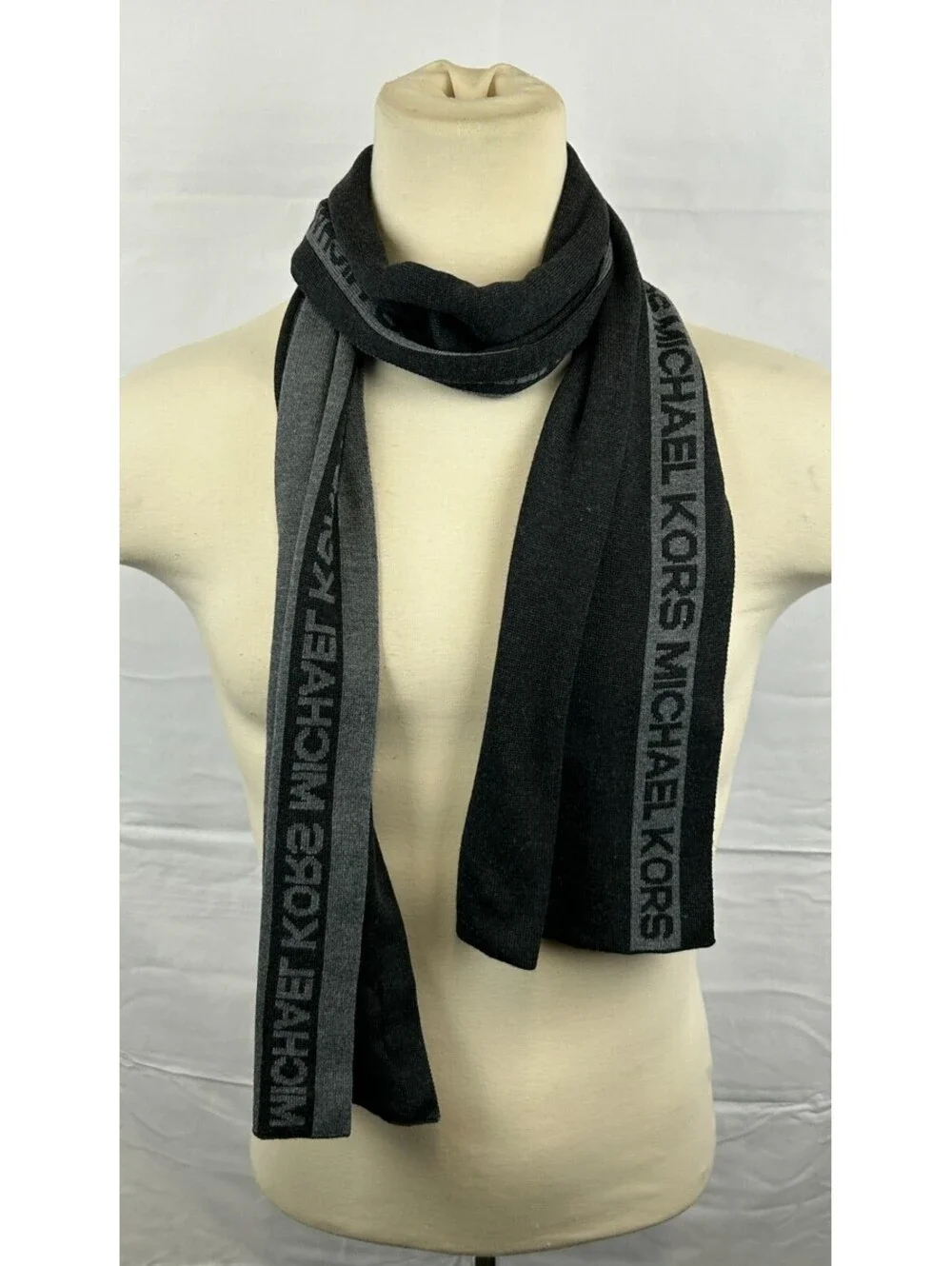 Michael Kors Designer Men's Reversible Black/Gray Logo Knit Acrylic Winter Scar
